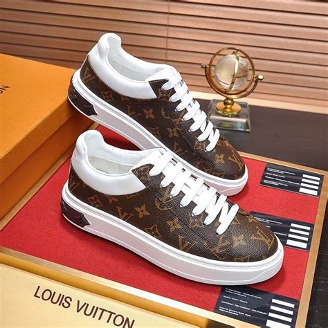 prezzi scarpe louis vuitton uomo|Sneakers di Louis Vuitton Pre.